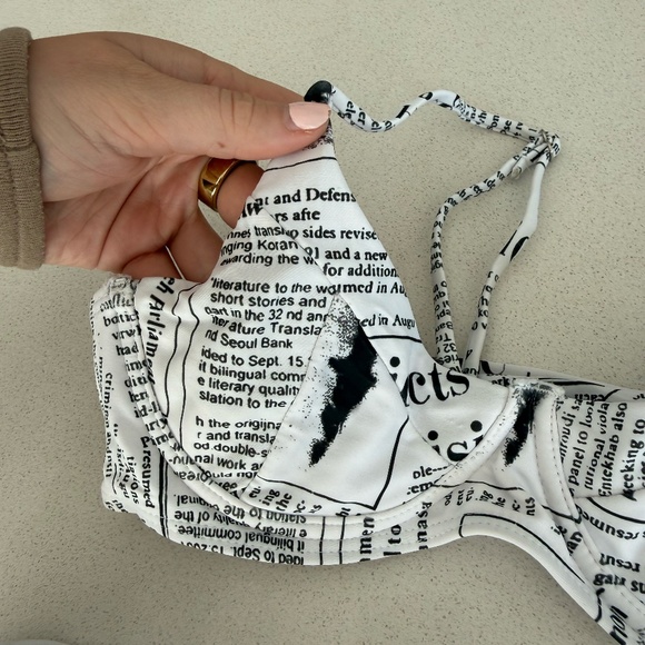 NWOT Newspaper Print Underwire Bikini Set - Picture 4 of 6